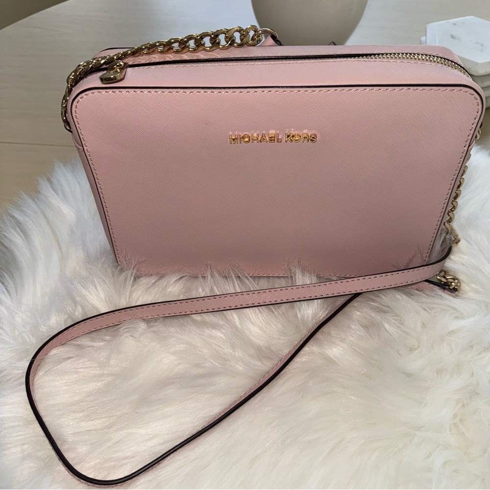 Like New Michael Kors MK Crossbody. - Picture 6 of 10